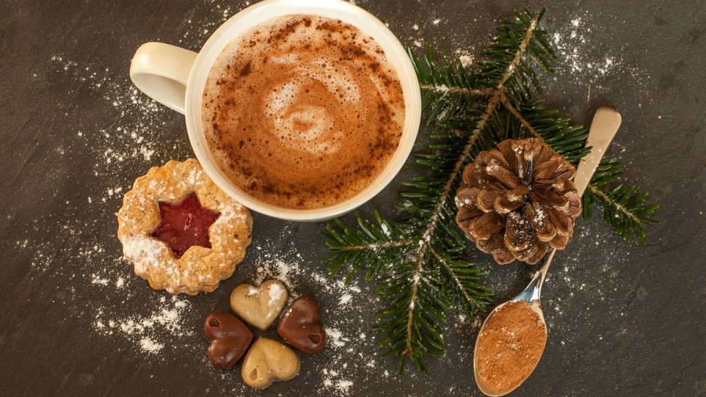 Hot chocolate, cocoa, cookie — Evolving Trends in Corporate Catering: Staying Ahead in a Competitive Landscape