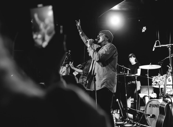 Concert, stage, band — The Role of Eat-and-Run Verification in Preventing Fraudulent Sites